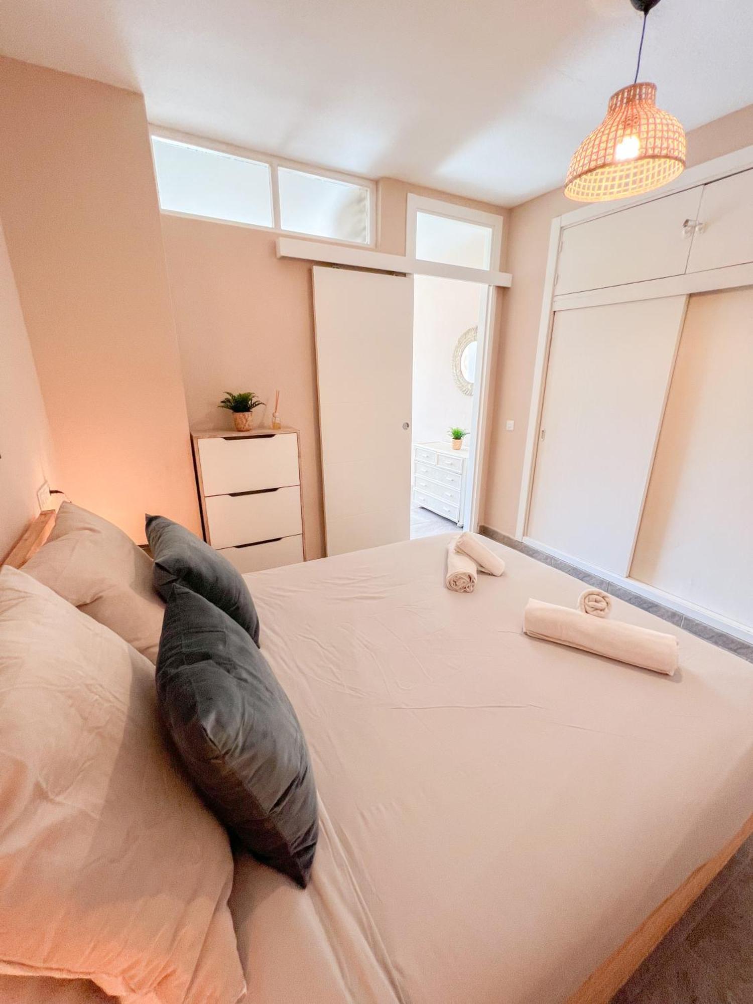 Cozy & Sunny Carihuela Park Apartment *